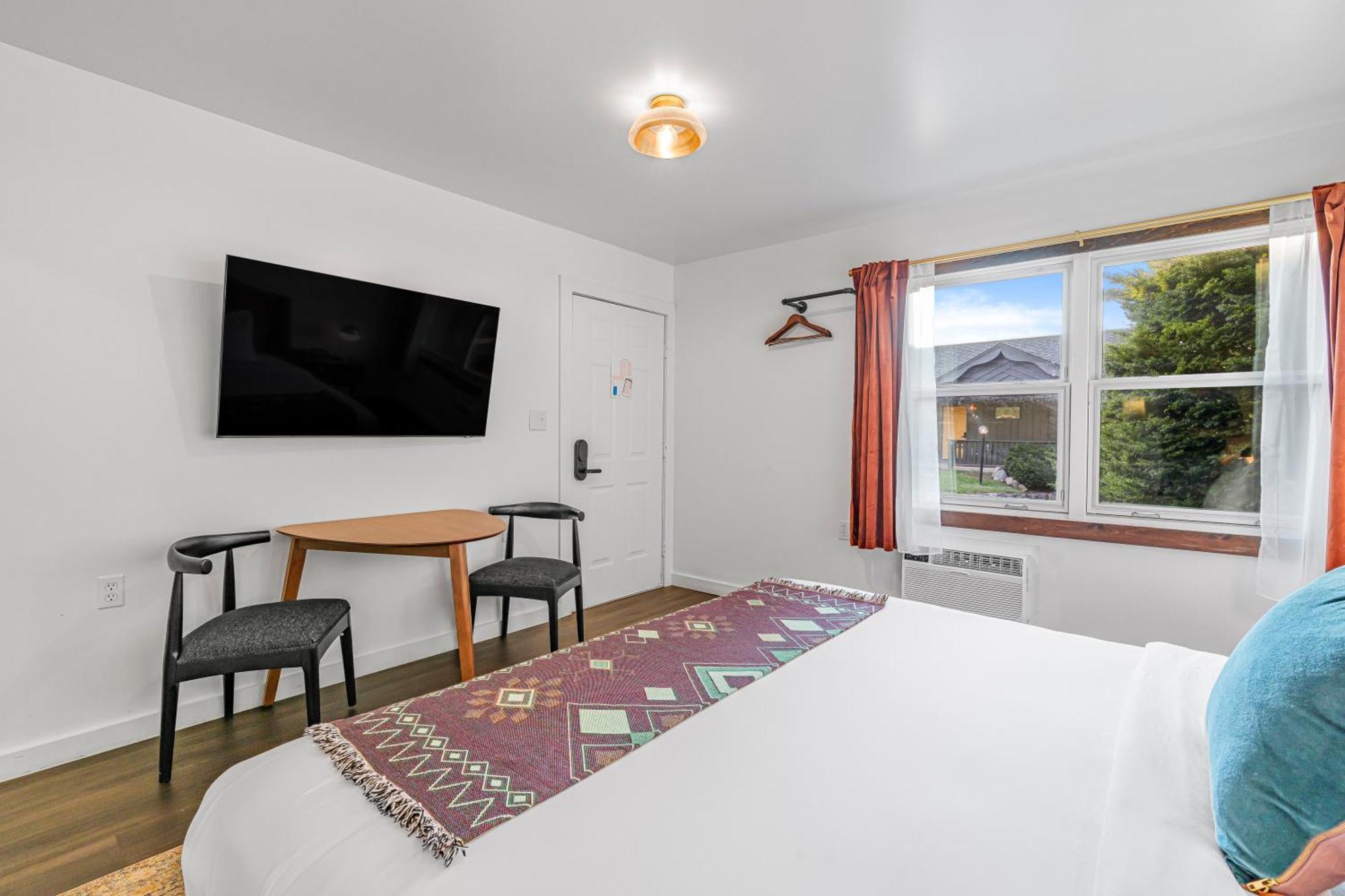 Town House Lodge Лейк Плесид Екстериор снимка